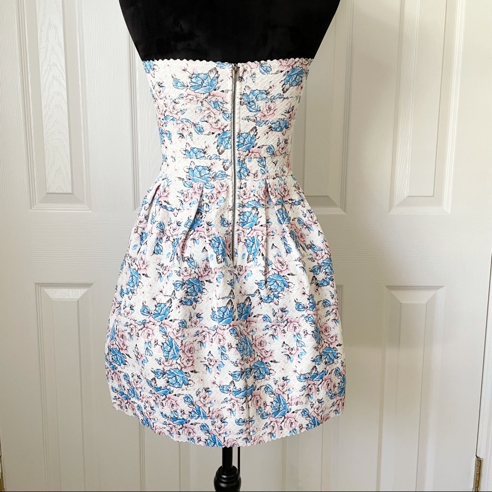 SANS SOUCI Floral Bandage Strapless Party Dress Size Medium - Picture 2 of 3